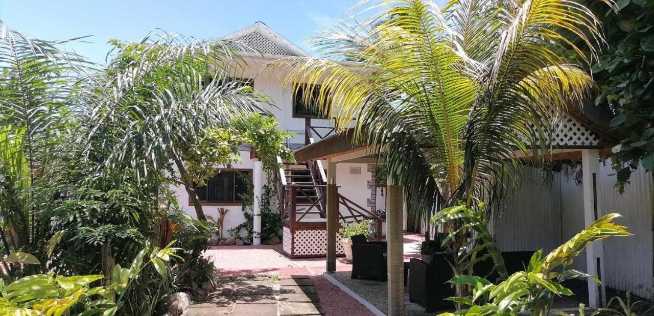 Villa Rafia Baie Sainte Anne Exteriér fotografie