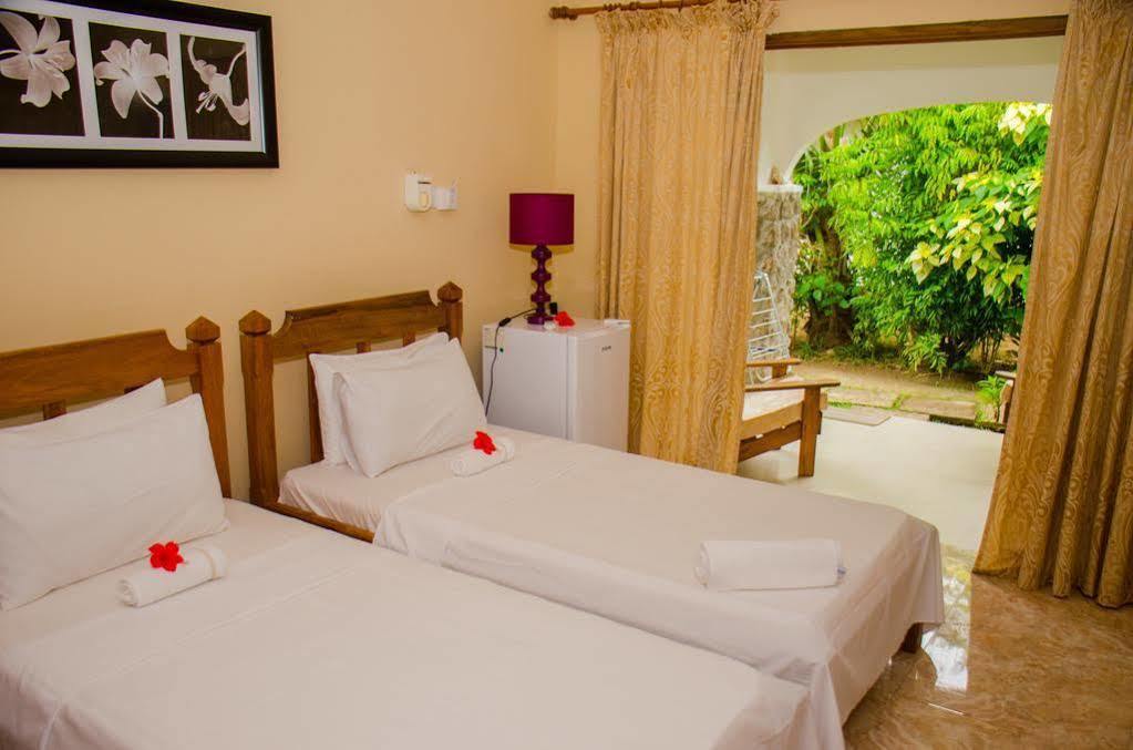 Villa Rafia Baie Sainte Anne Exteriér fotografie